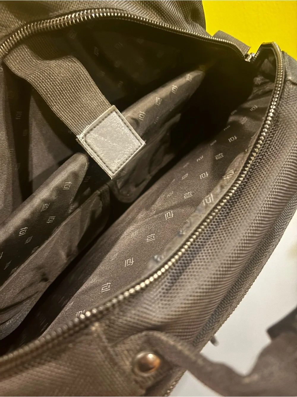 Laptop Messenger Bag in Gray and Black0623